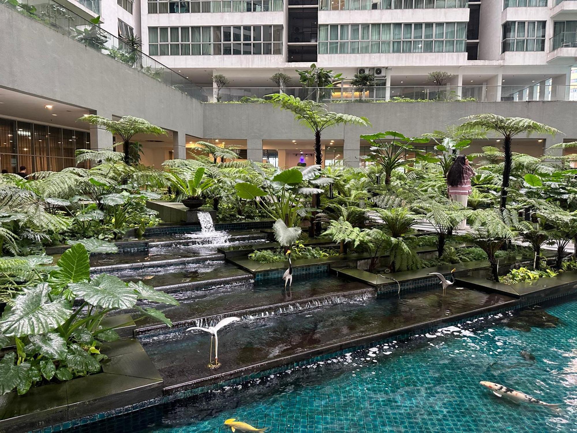 Modern Bauhaus Studio At Regalia Klcc Infinity Pool Kuala Lumpur Buitenkant foto