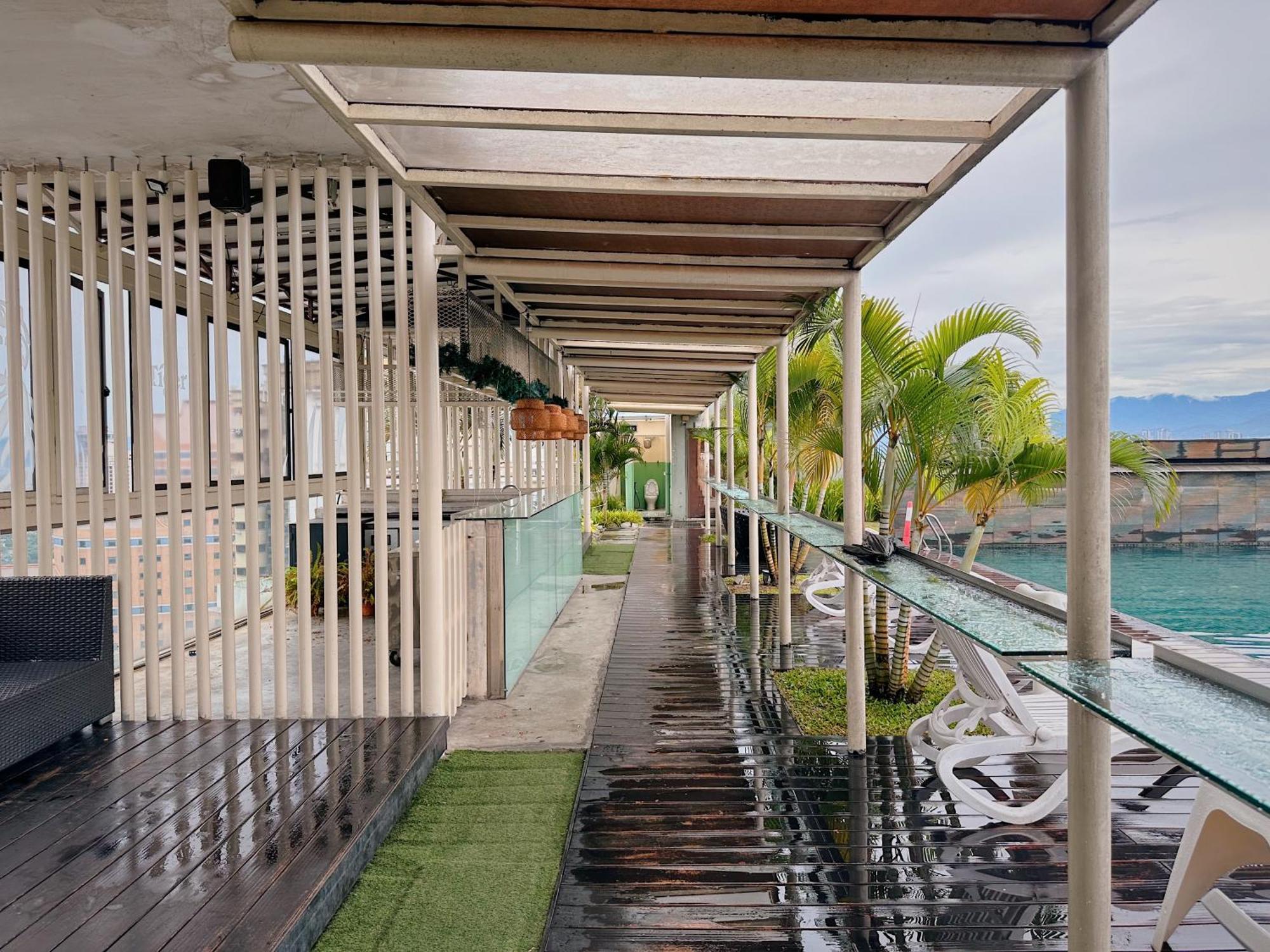 Modern Bauhaus Studio At Regalia Klcc Infinity Pool Kuala Lumpur Buitenkant foto